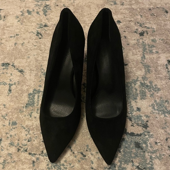 (3/$10) Black Suede Leather Court Heels - CN 41 - Picture 3 of 8